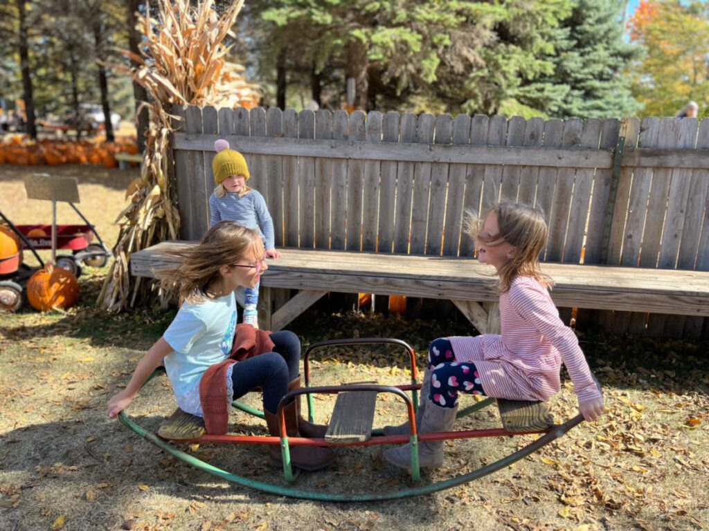 Barten Pumpkins kids playing